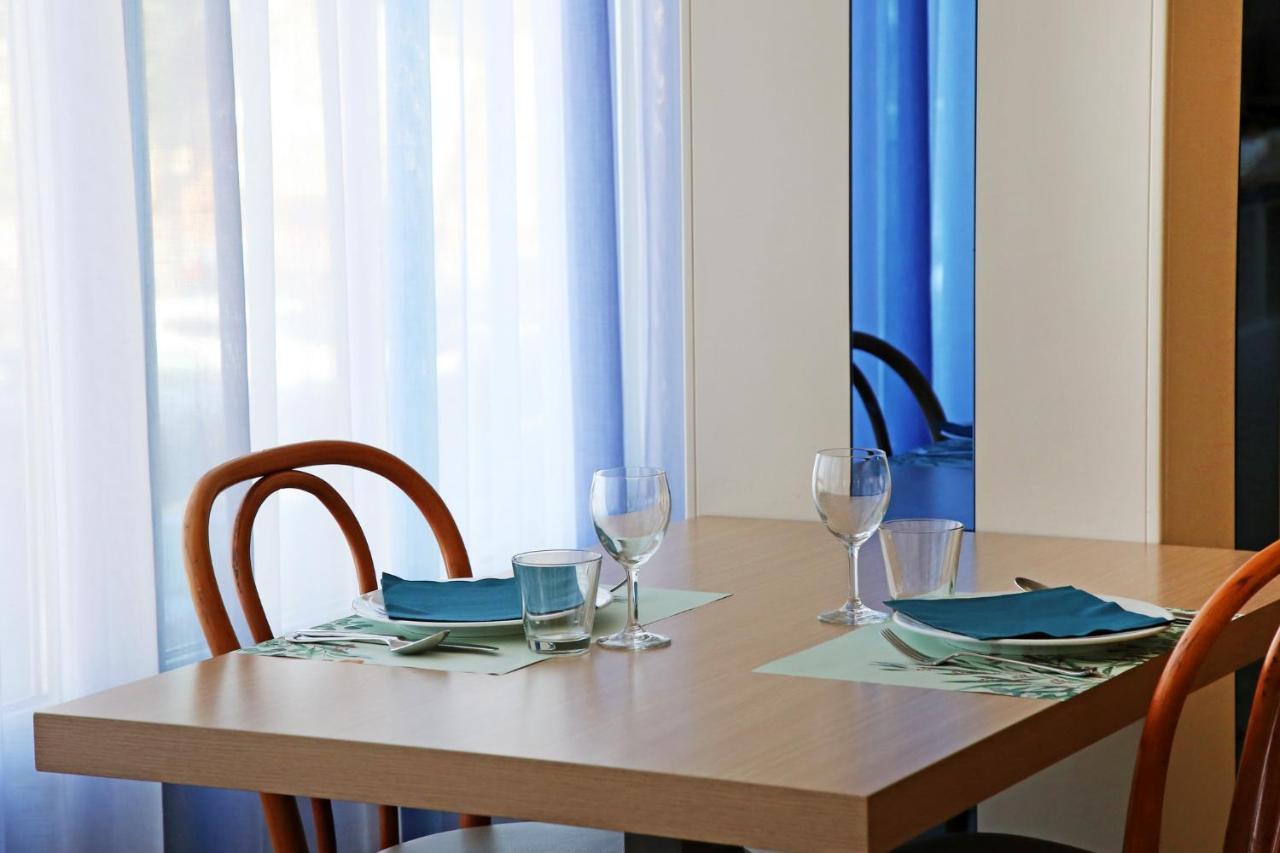 Hotel Norma Misano Adriatico Bagian luar foto