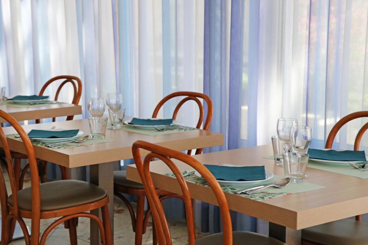Hotel Norma Misano Adriatico Bagian luar foto