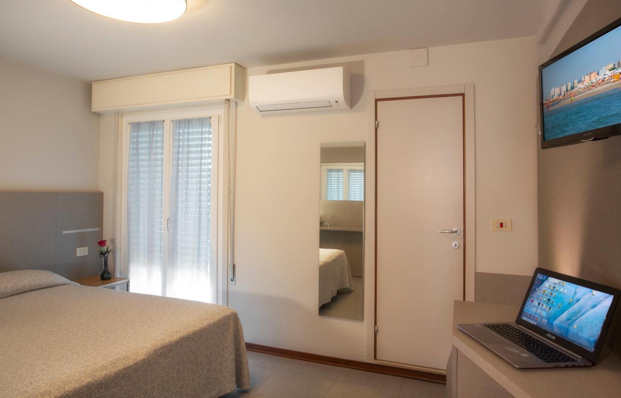 Hotel Norma Misano Adriatico Ruang foto